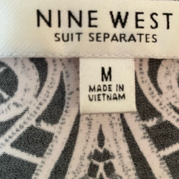 Set of three medium size tanks are perfect for the office. Sold together - Picture 3 of 10